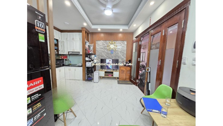 Bán nhà 5 tầng Phúc Lợi mặt tiền 5m gần ô tô thiết kế mỗi tầng 1 phòng khép kín, nhà mới ở ngay